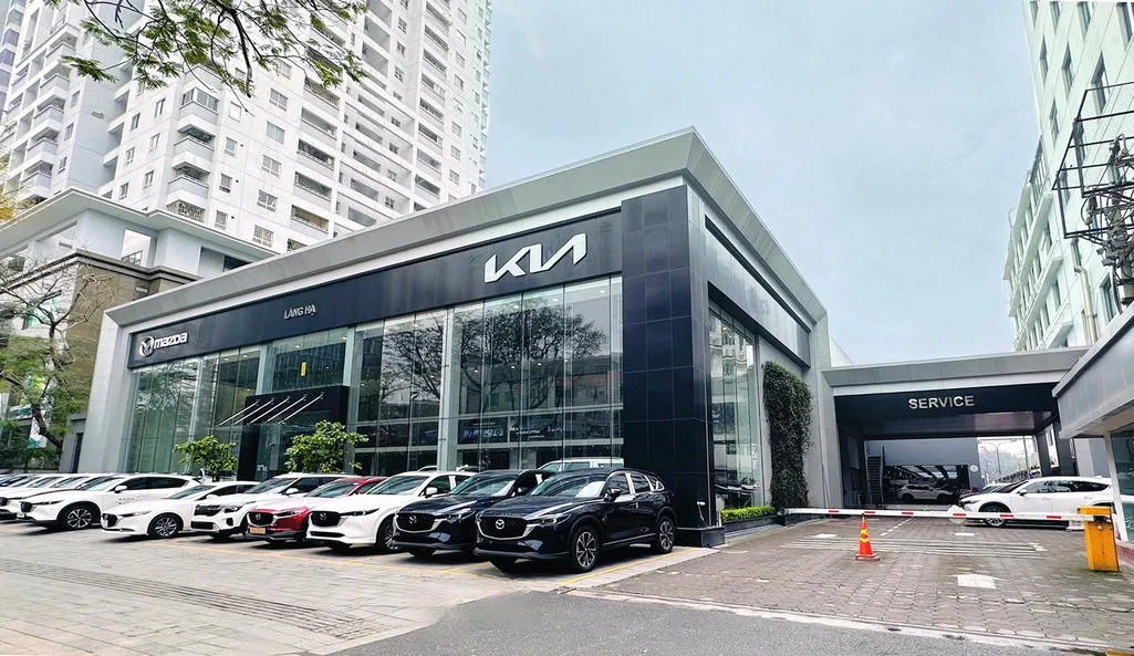 Mazda Láng Hạ